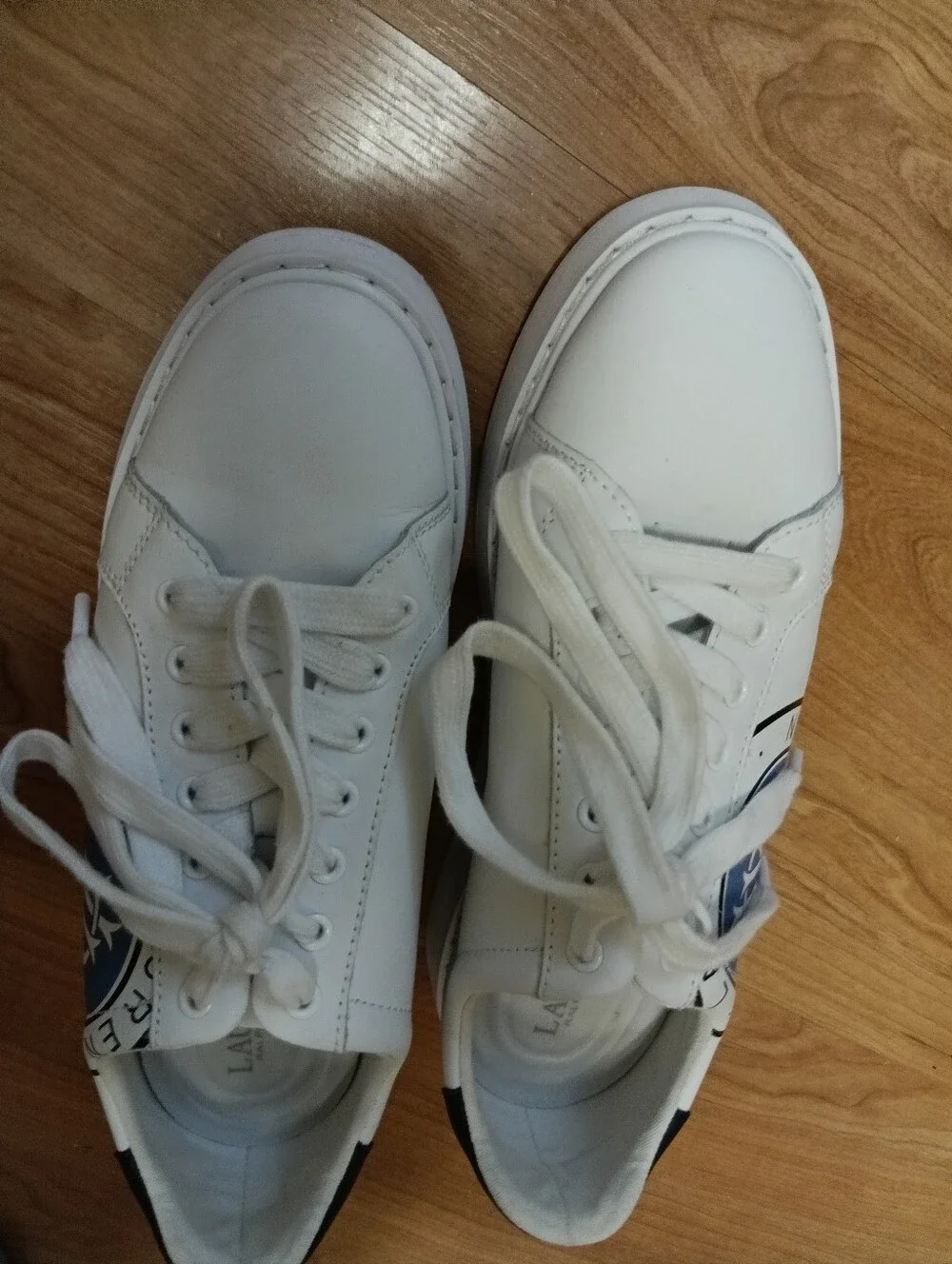 White Men’s Casual Leather Sneakers with Navy Accent